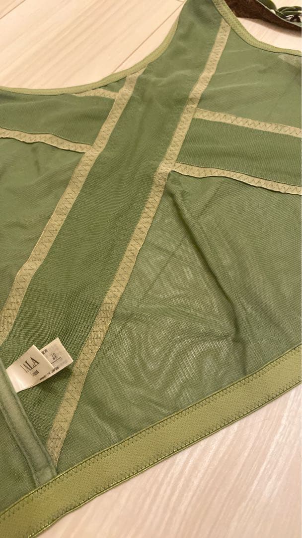 美品⭐︎ララグラント　ニッパービスチェ　C70 オリーブ