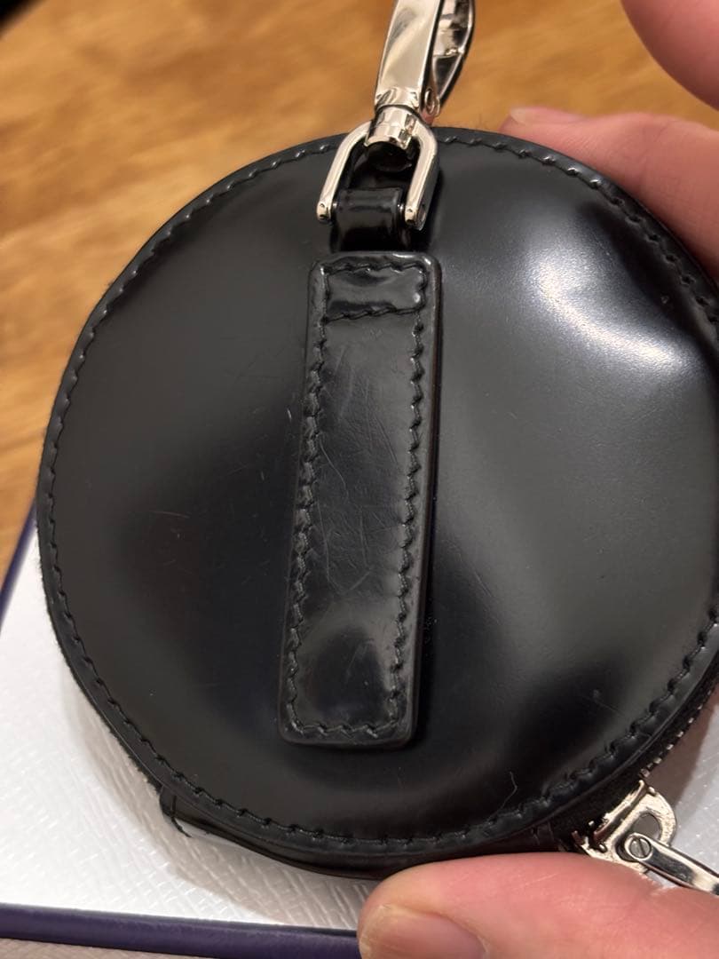 ★PRADA プラダ 三角プレート付 ラウンドファスナー レザー ケース