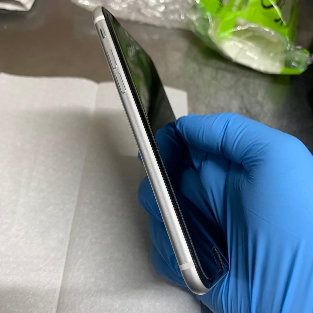 iPhone SE （第二世代）ホワイト 64GB