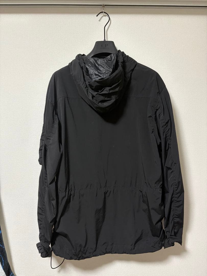 C.P. COMPANY ブラックナイロンジャケット