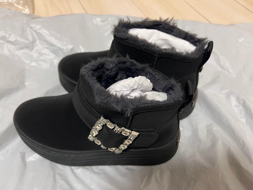 新品　diana プラスダイアナ　まるみシルエットが可愛いあったか厚底ブーツ 黒