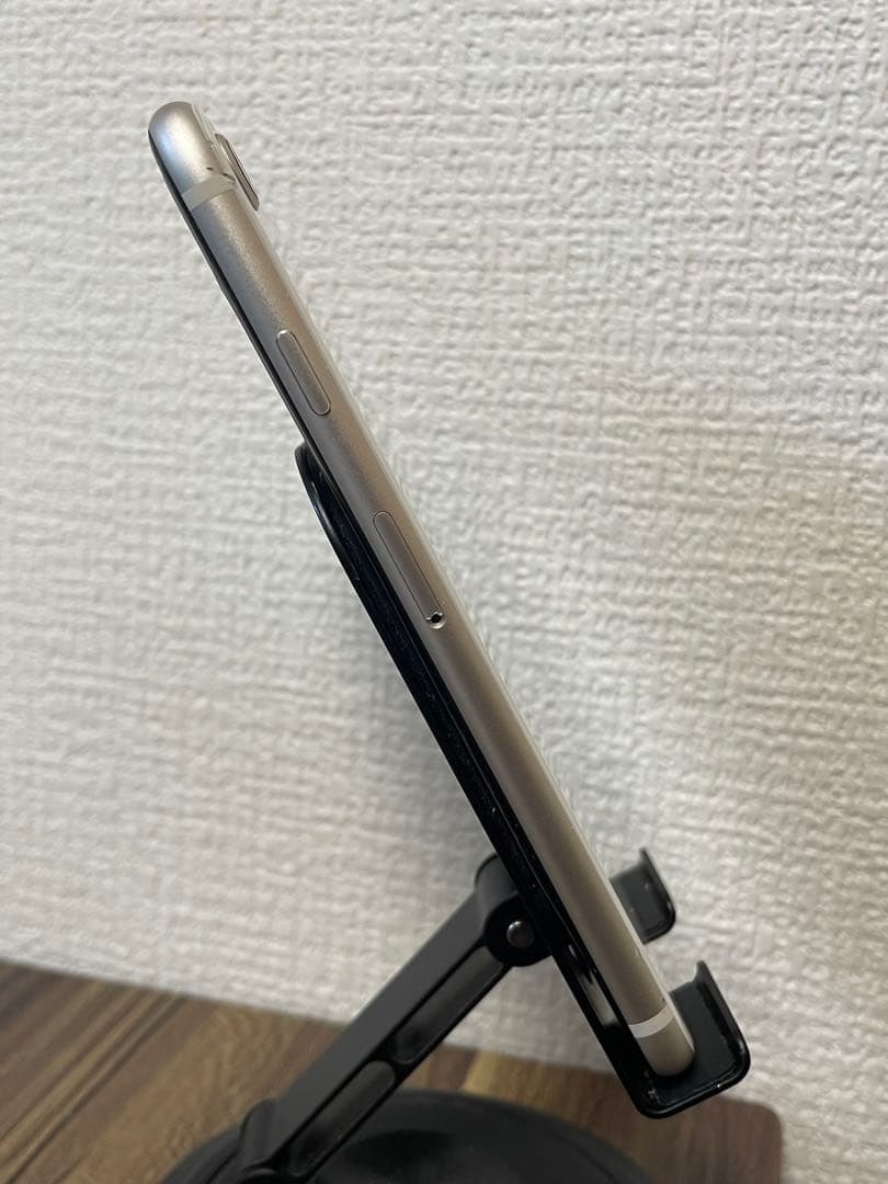 M4【即日発送】iPhoneSE(第3世代)スターライト 64GB