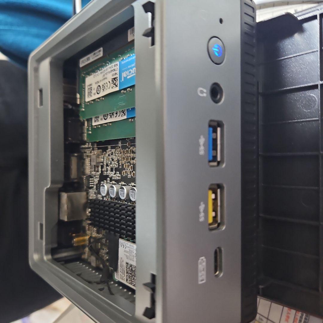 UM350 MINISFORUM ミニPC 本体と電源アダプター付き