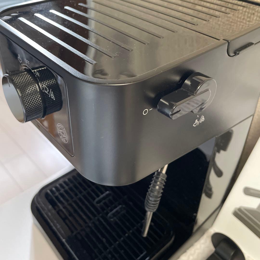 DeLonghi エスプレッソマシン ブラック　スティローザ　新品同様　箱付き
