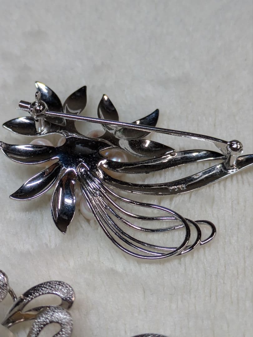 アコヤ真珠　あこや　ミキモト　ブローチ　帯留め　白蝶真珠　マベパール　ネックレス