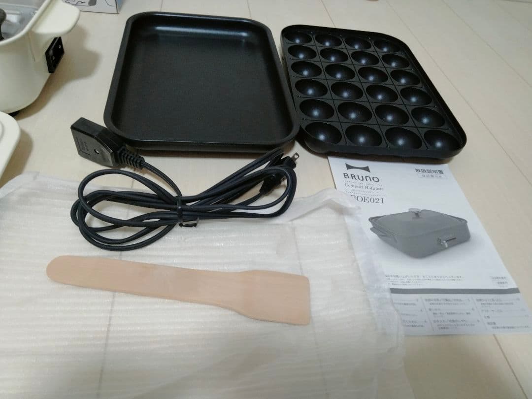 【美品】ブルーノ　コンパクトホットプレート　プレート3点、セラミック鍋　セット