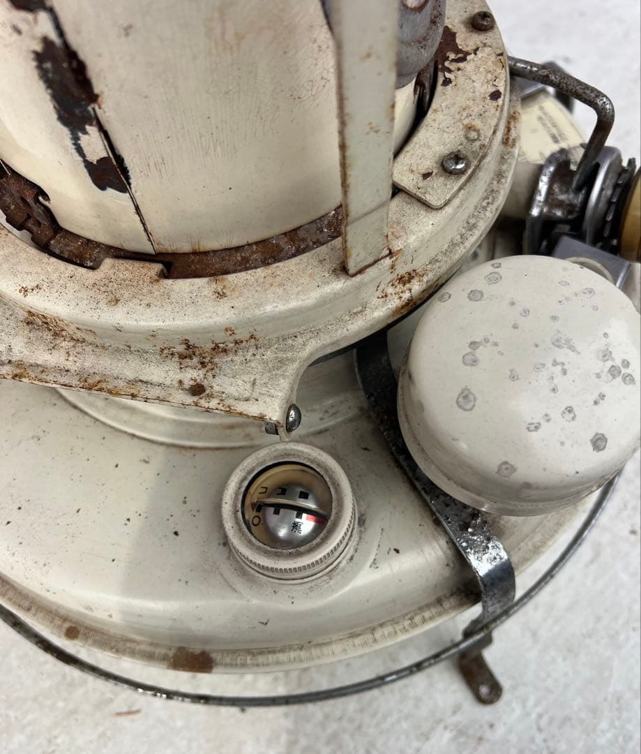 アラジン ブルーフレーム 灯油ヒーター、おそらくモデル BF3912 最終価格