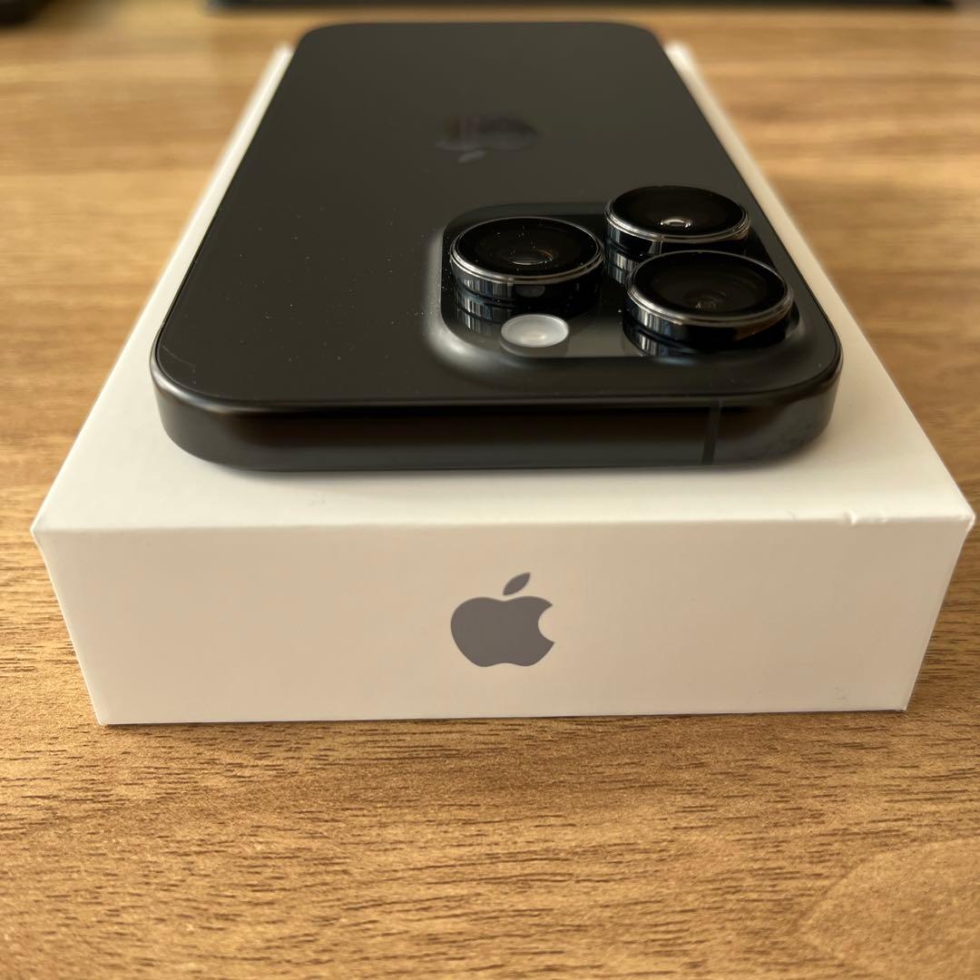 iPhone16Pro 512GB ブラックチタニウム Apple整備品