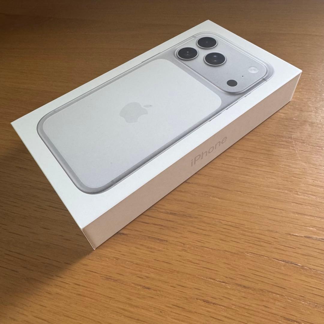 N*u様 【香港版】iPhone 17 Pro 256GB シルバー 新品・未開