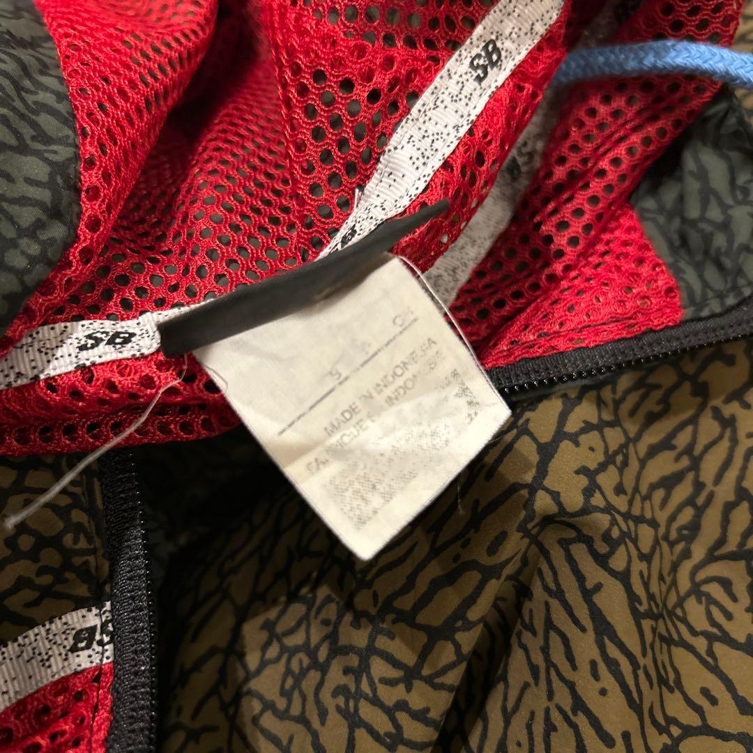 美品　レアNIKE SB セメント　ナイロンジャケットSupreme 刺繍ロゴ