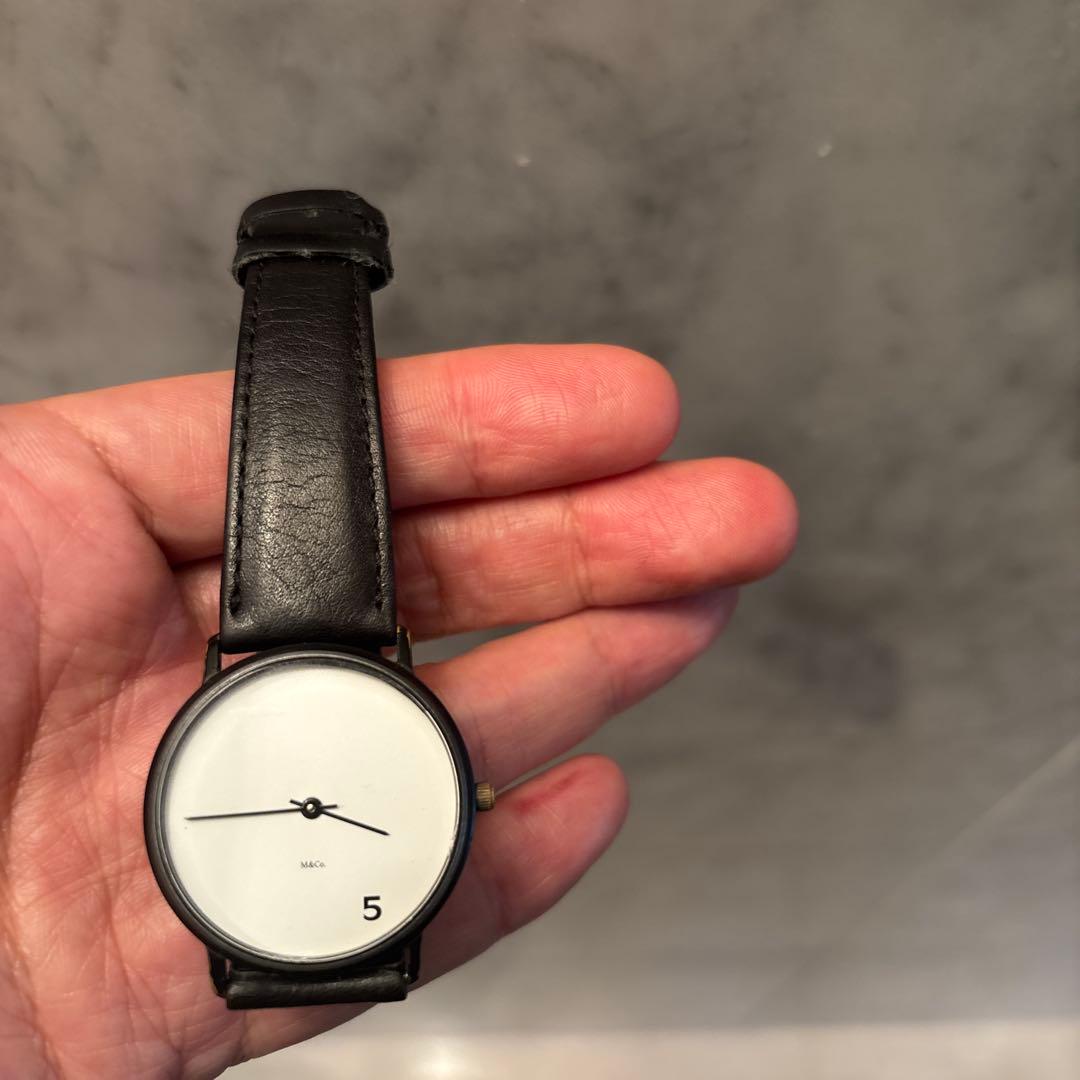 MOMA推奨ティボール・カルマン　M&Co.の腕時計５-o’clock