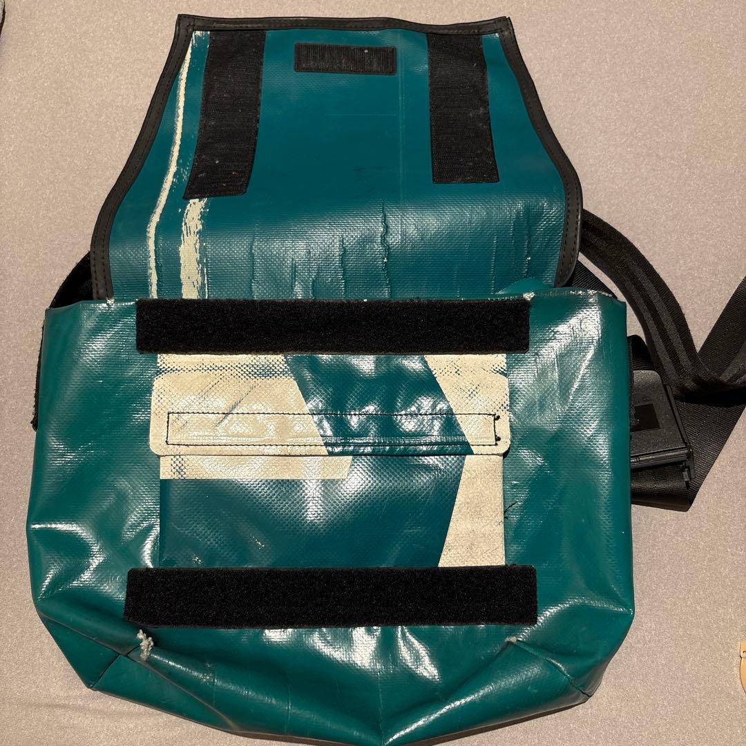 FREITAG 　フライターグ　メッセンジャーバッグ グリーン　緑と白