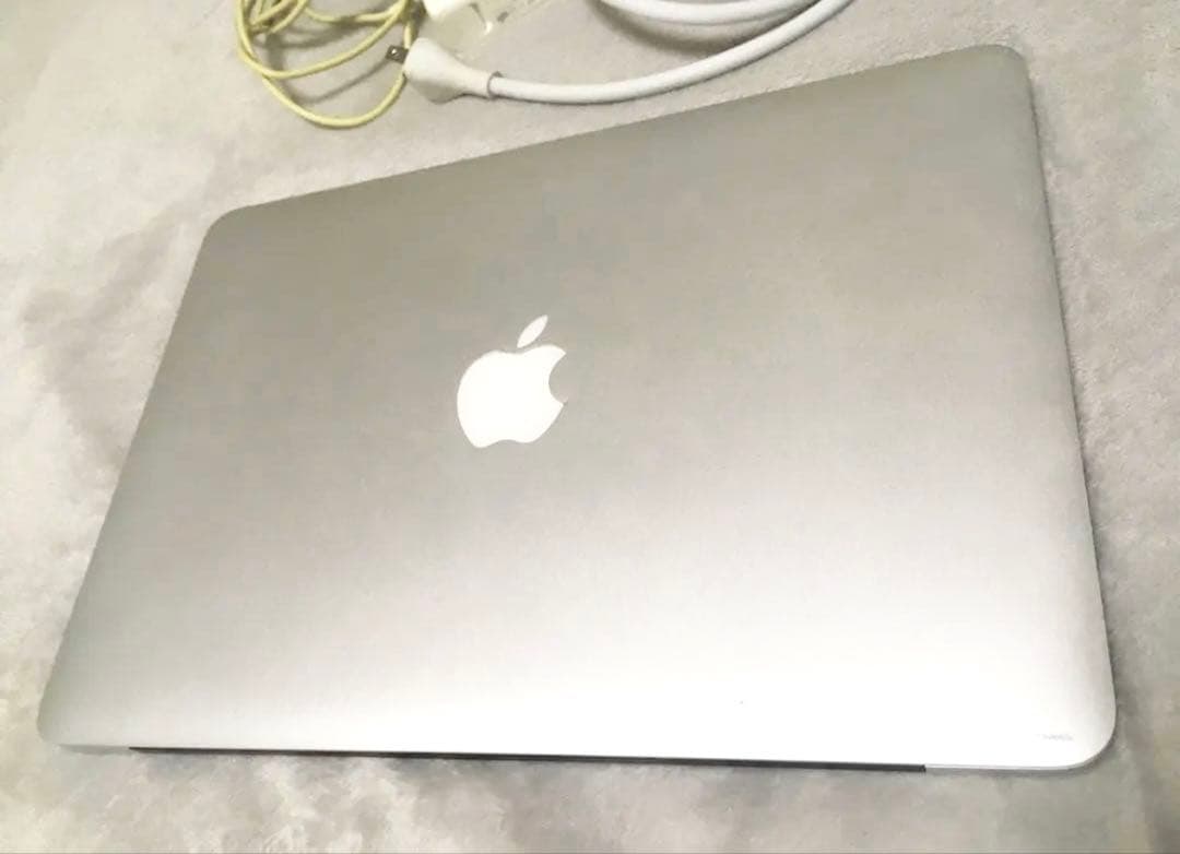 MacBook Pro13インチ Early2015 音割れ充電器付イヤホンOK