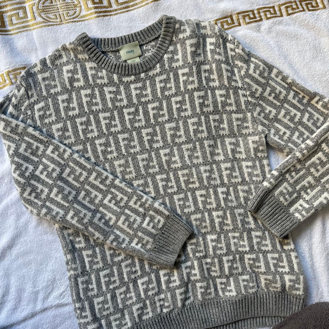 FENDI グレー FFロゴニットセーター 12+ ９号　美品