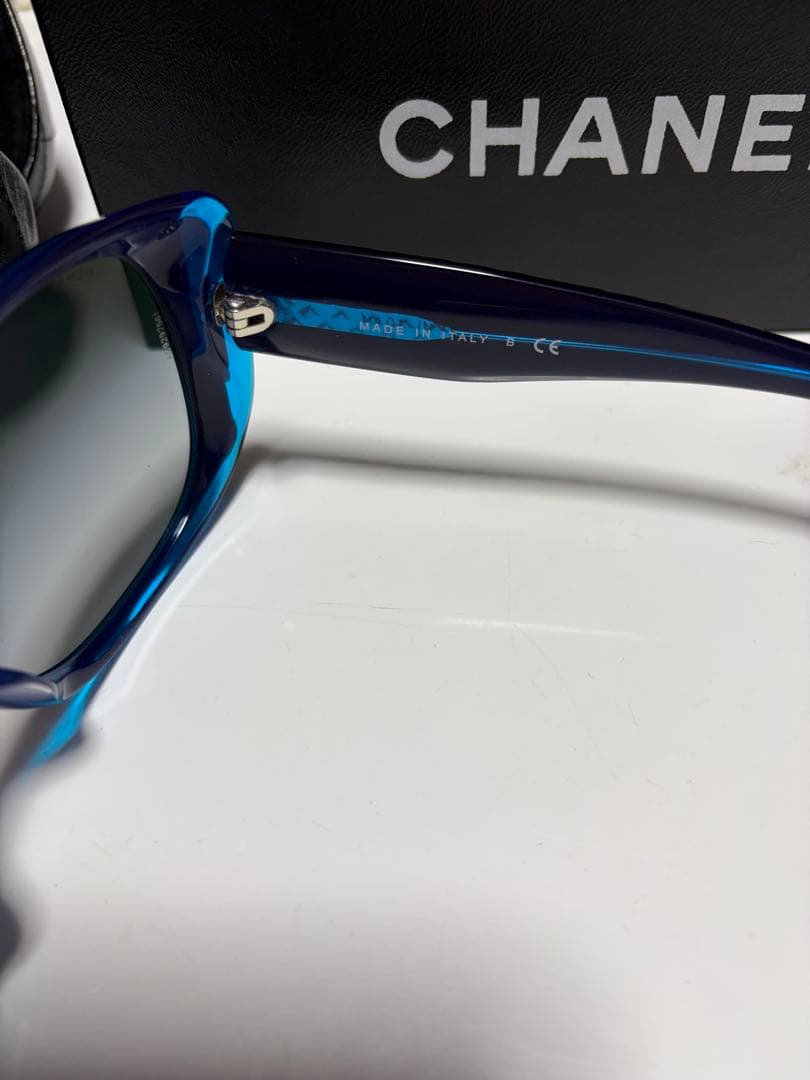 CHANEL ブルー サングラス ケース付き