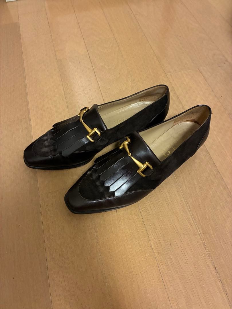 GUCCI フリンジ付きローファー ダークブラウン
