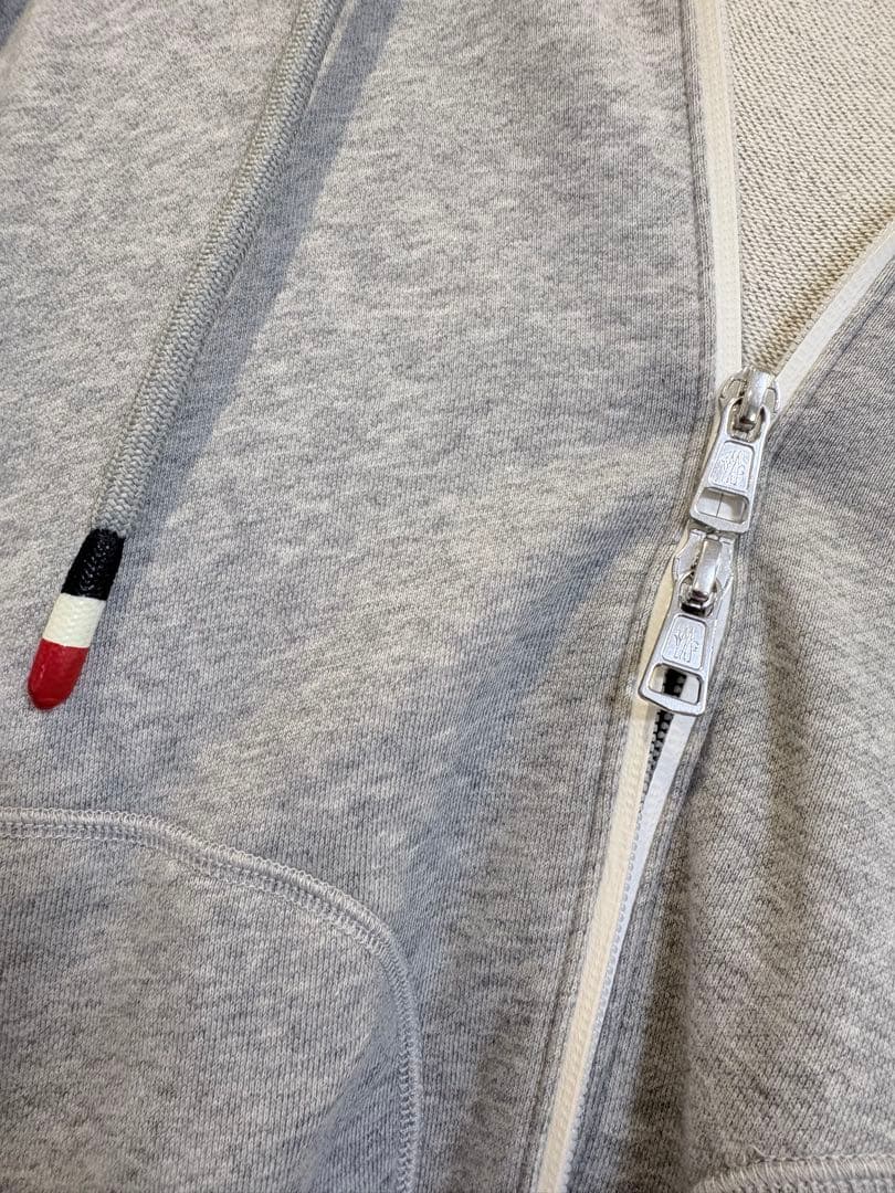 モンクレール　MONCLERWジップパーカー XL