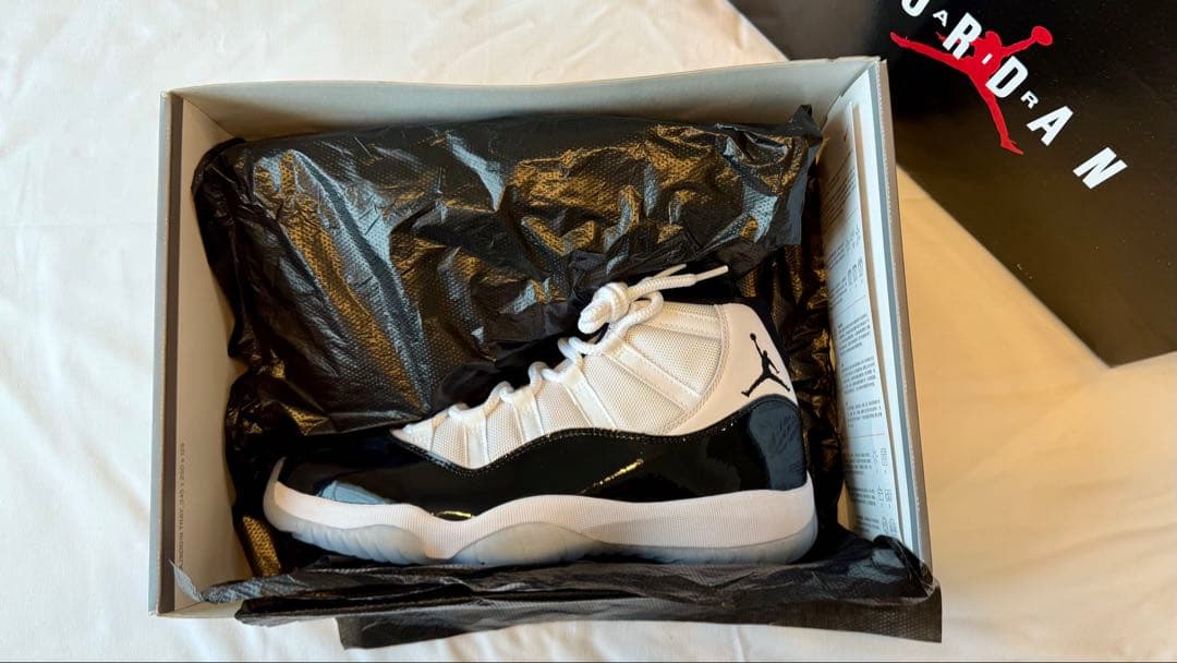 Air Jordan 11 ホワイト/ブラック