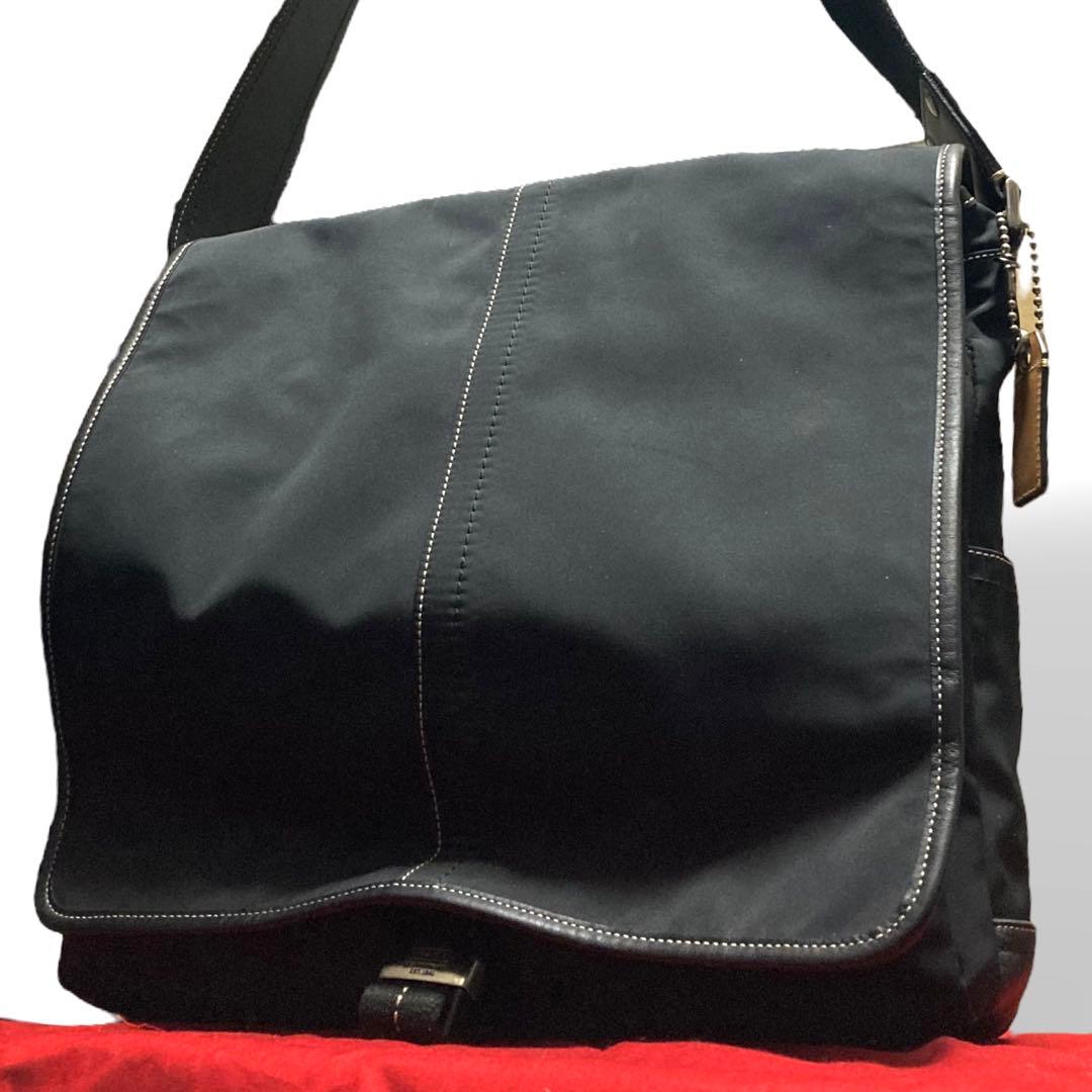 コーチ　メッセンジャーバッグ　A4収納可　ナイロン　ブラック　F05300