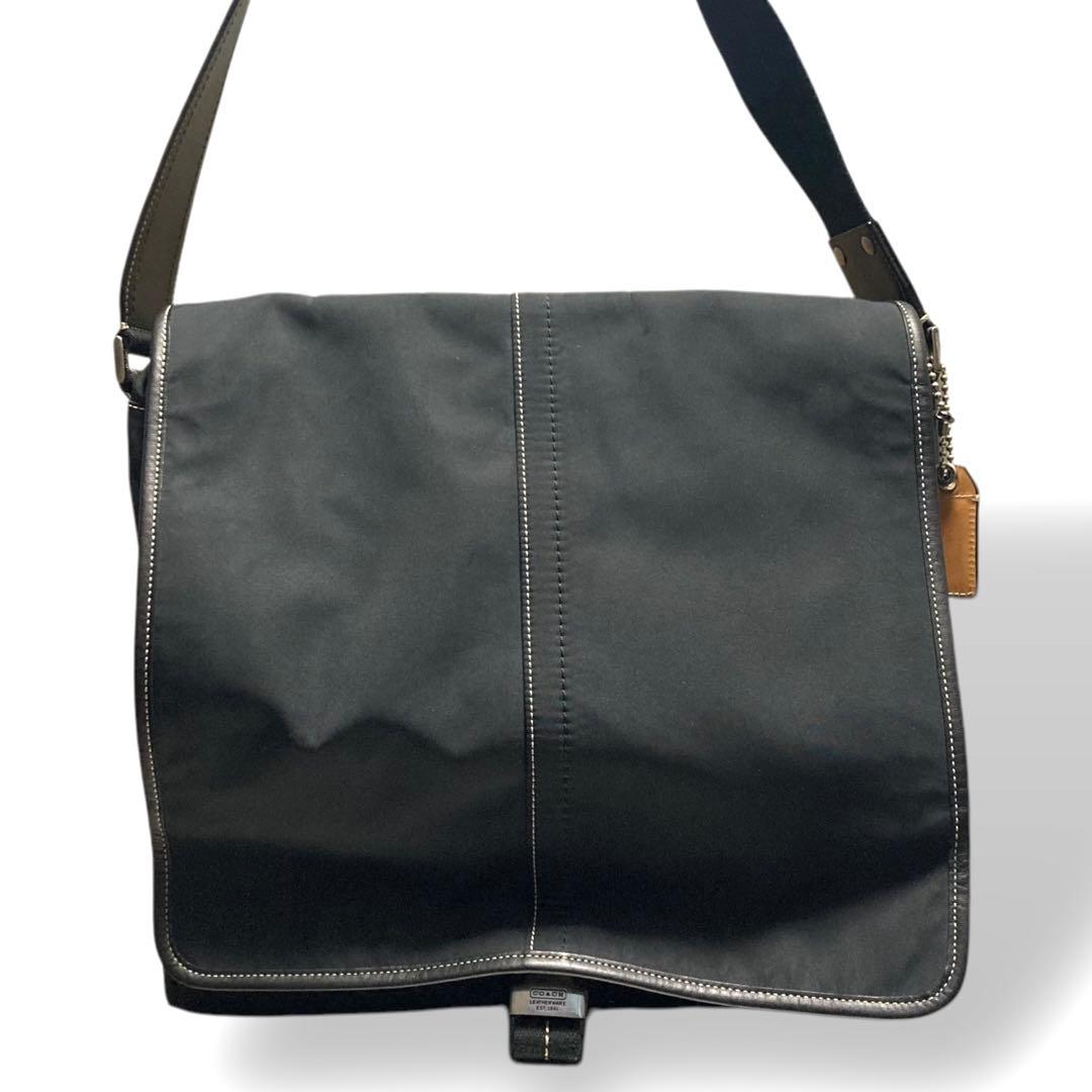 コーチ　メッセンジャーバッグ　A4収納可　ナイロン　ブラック　F05300