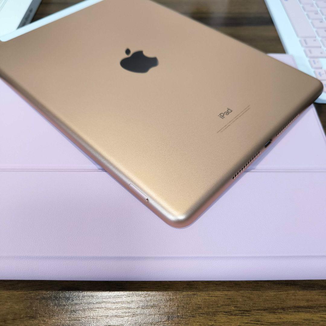 iPad 第6世代 Simフリー 32GB ケースとキーボード、タッチペン