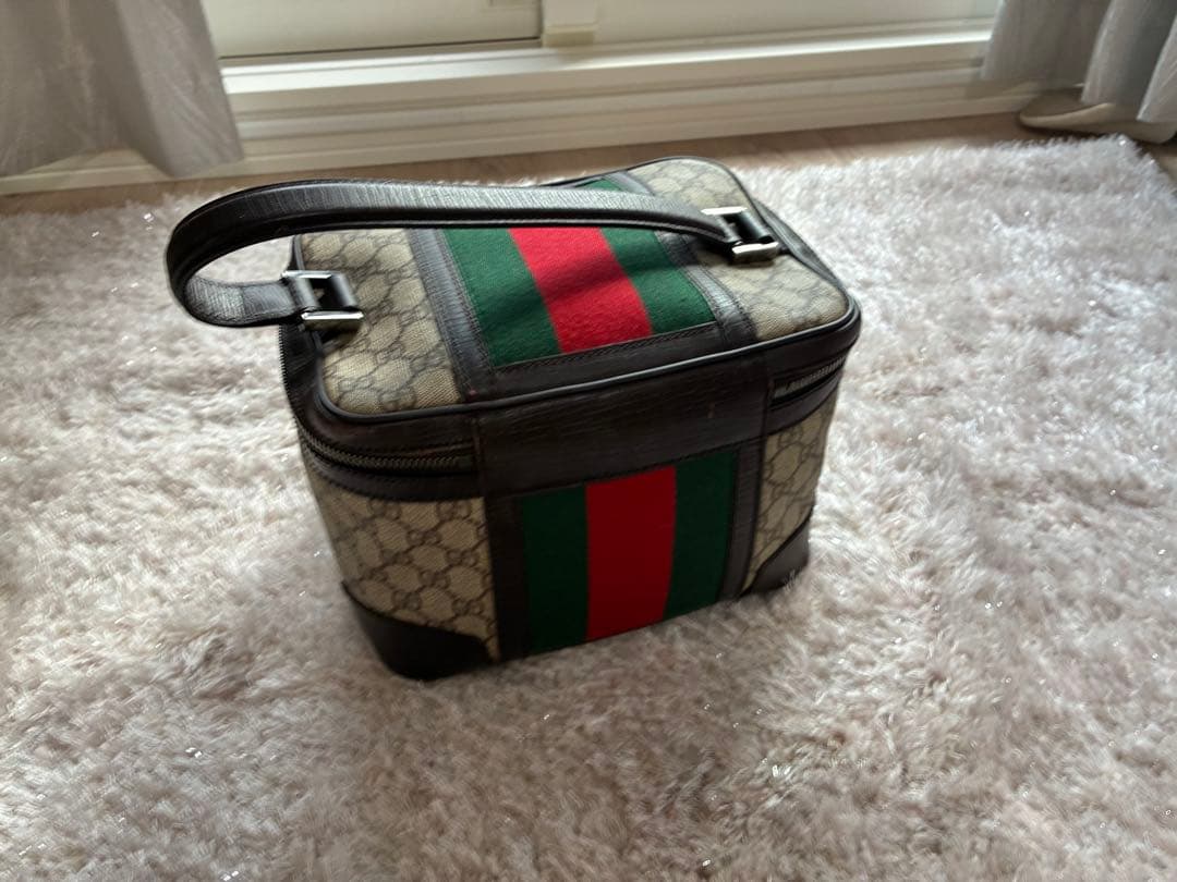 Gucci バニティバッグ　GGスプリーム　シェリーライン　ベージュ　化粧バッグ