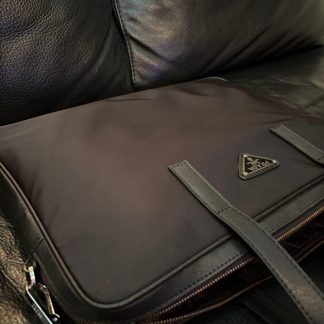 美品　PRADA ブラック ビジネスバッグ
