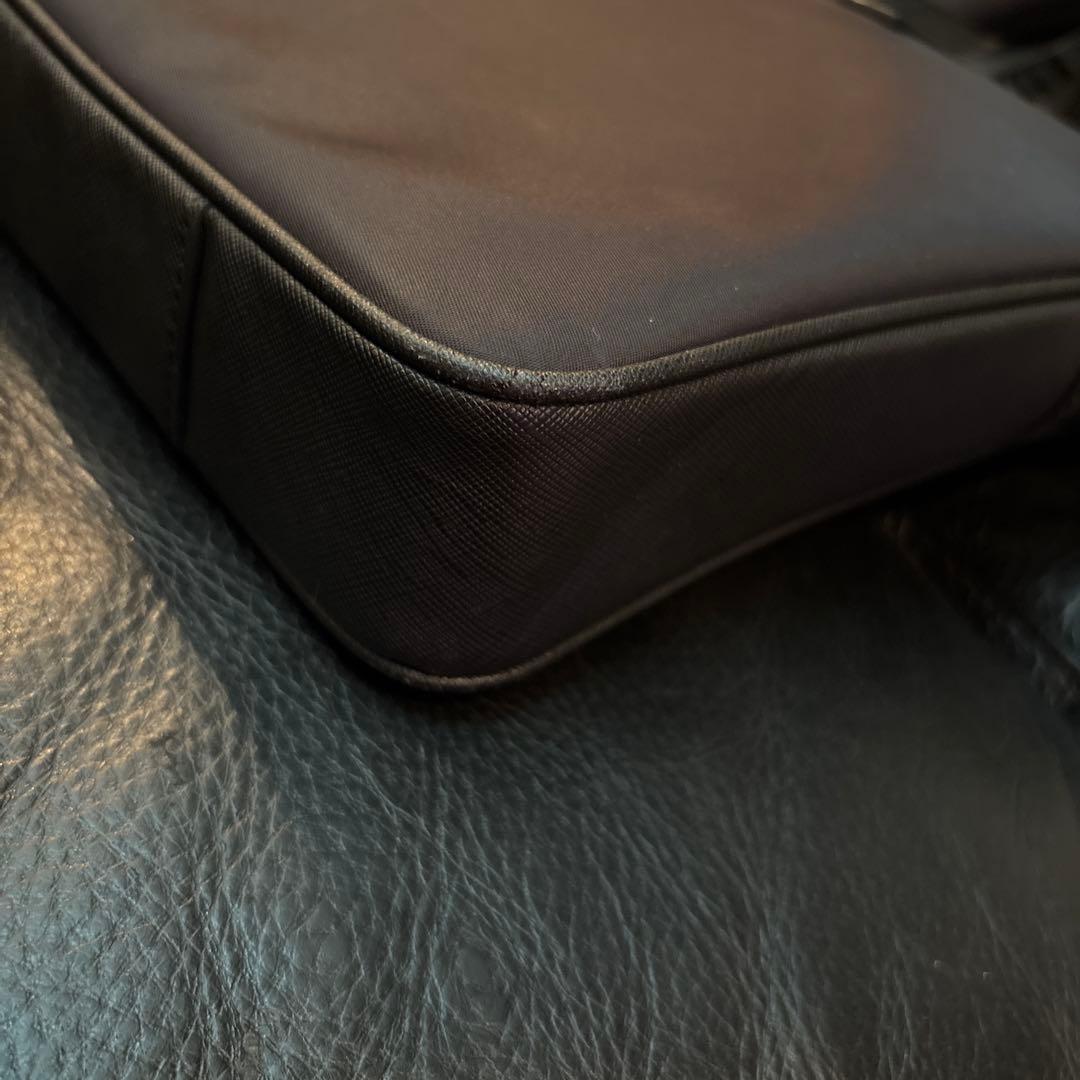 美品　PRADA ブラック ビジネスバッグ