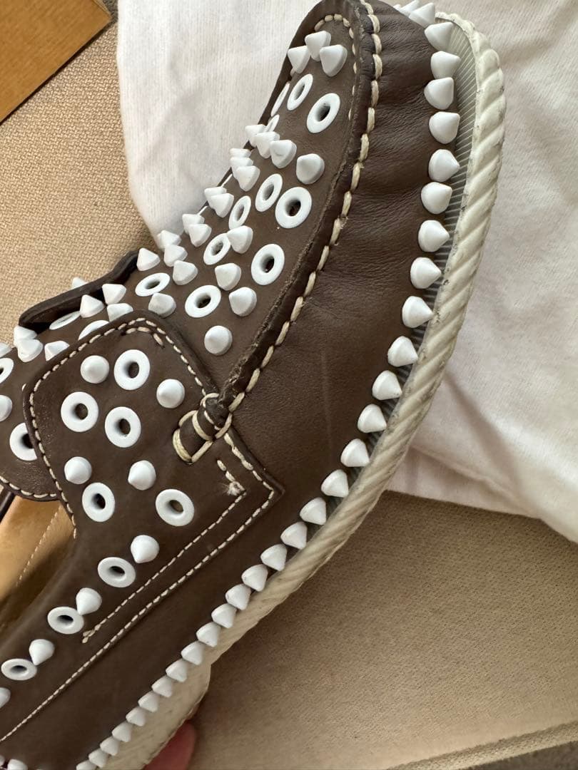 Christian Louboutin スタッズ付きスニーカー