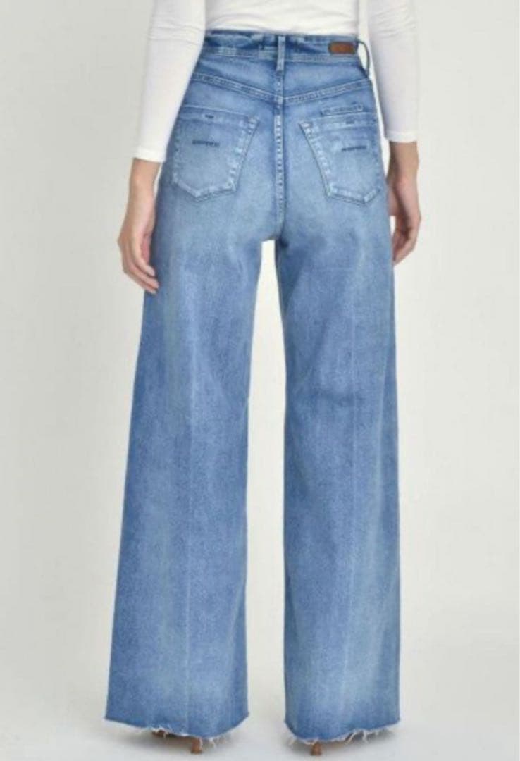 未着用✨ヤヌーク　ワイドフレア　23