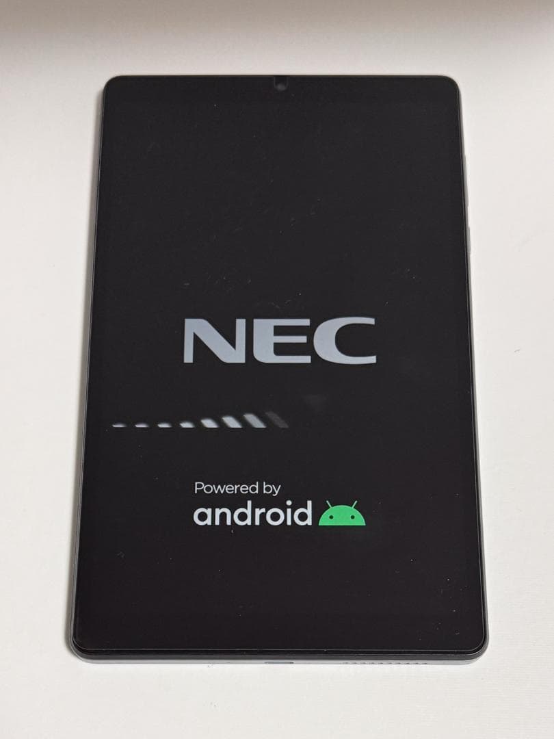 NEC LAVIE T8 クリアケースと保護シート付き