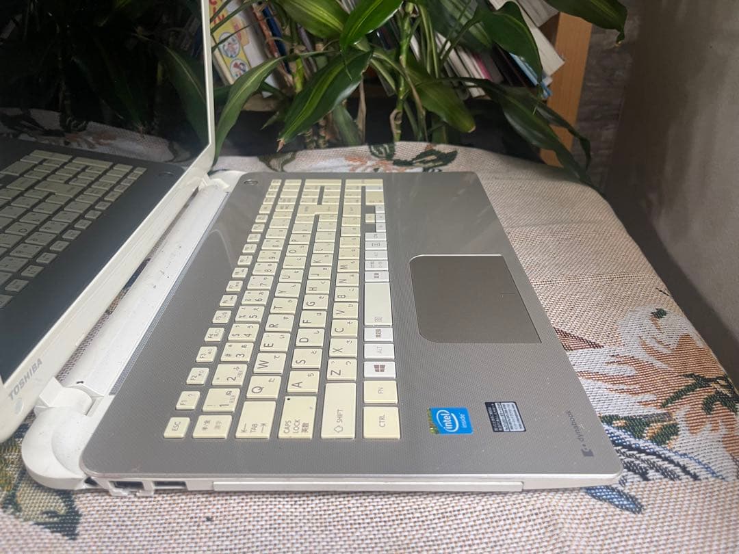東芝 dynabook 15.6型 ノートパソコン Windows11