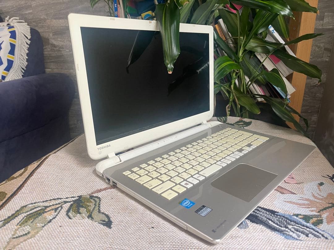 東芝 dynabook 15.6型 ノートパソコン Windows11