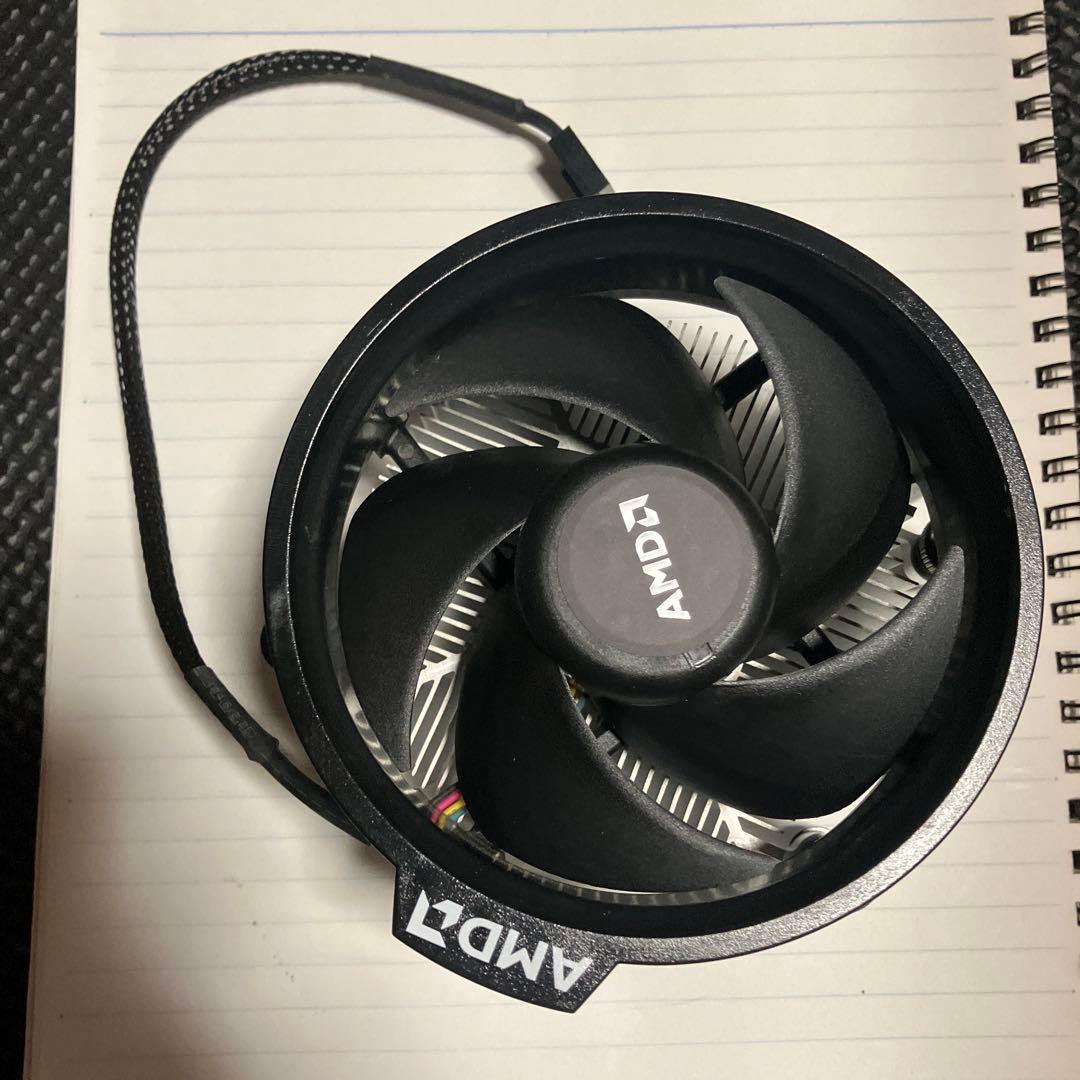 AMD Ryzen 5 5600 CPUと付属クーラー