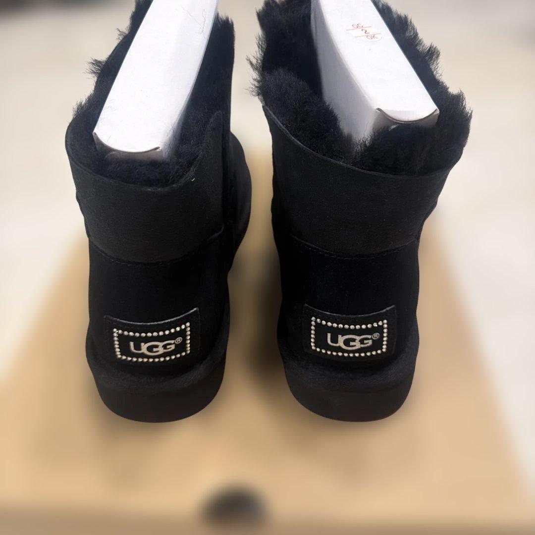 UGG ブラック ムートンブーツ・スワロフスキー