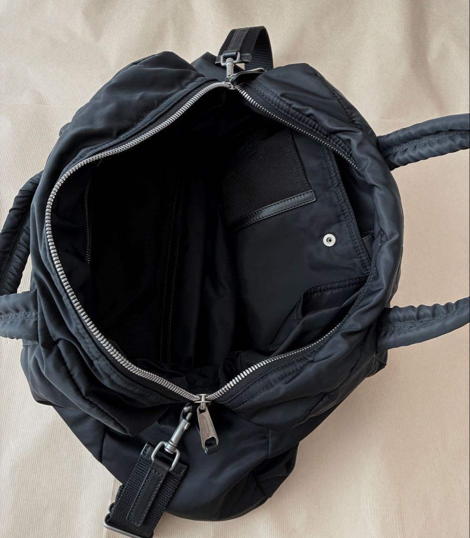 バーバリー 厚手ナイロン ブラック ボストンバッグ