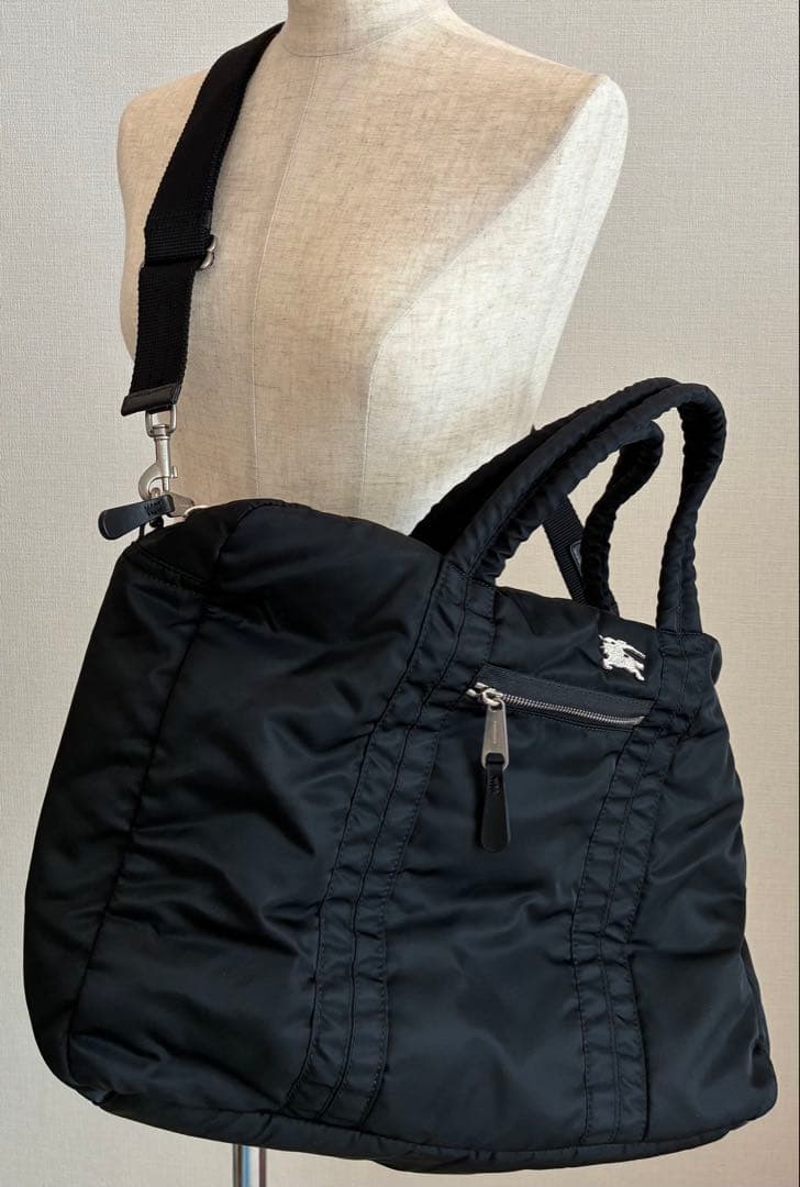 バーバリー 厚手ナイロン ブラック ボストンバッグ