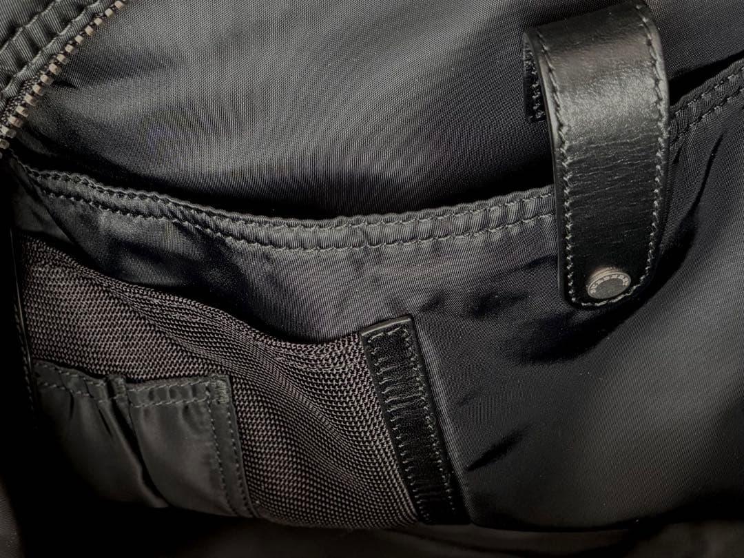 バーバリー 厚手ナイロン ブラック ボストンバッグ