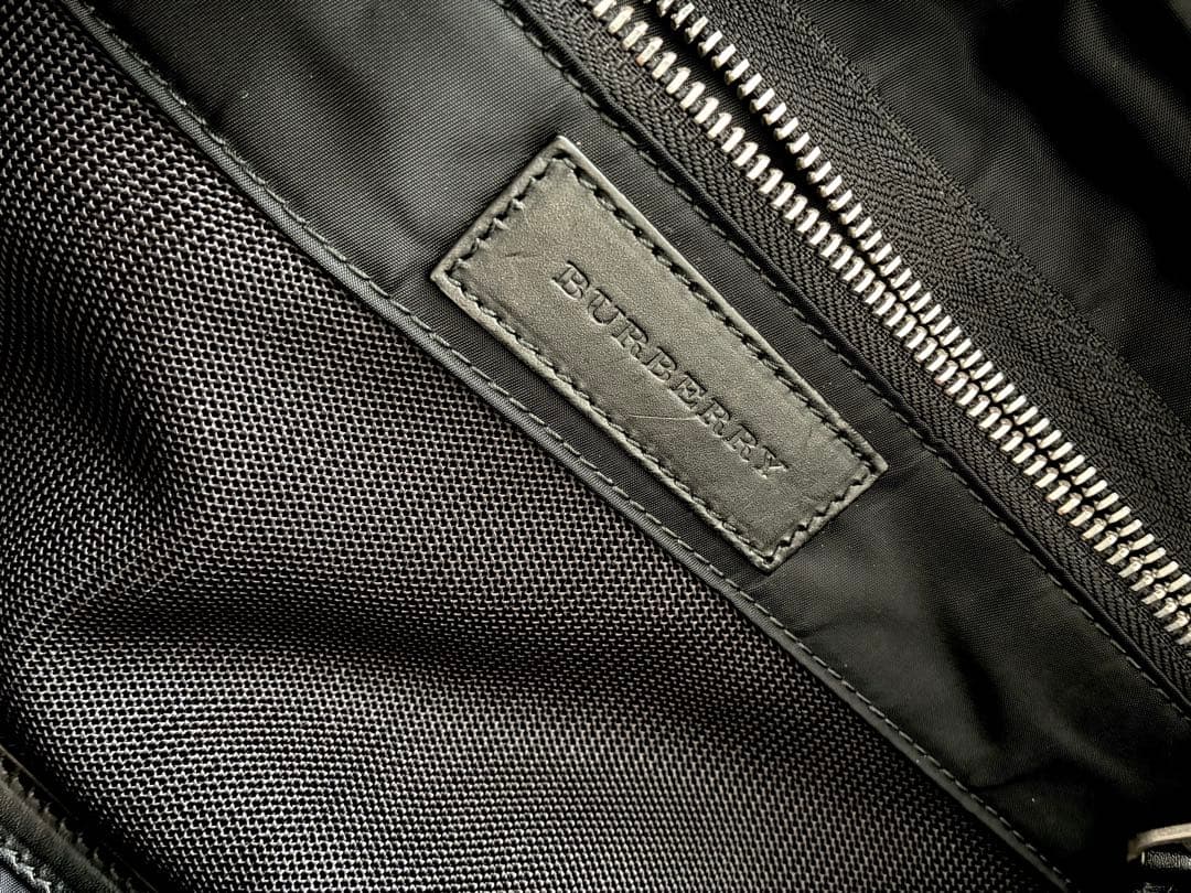 バーバリー 厚手ナイロン ブラック ボストンバッグ