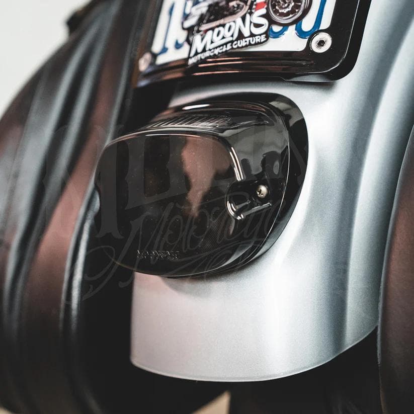 MOONSMC® ロープロファイル LED テールライト V4 M8ソフテイル用