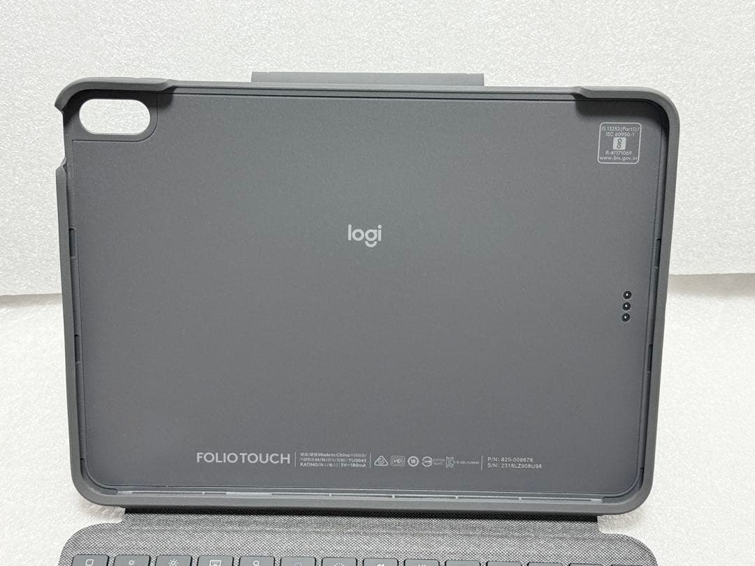 極美品　logicool FOLIO TOUCH iPad Pro 11インチ用