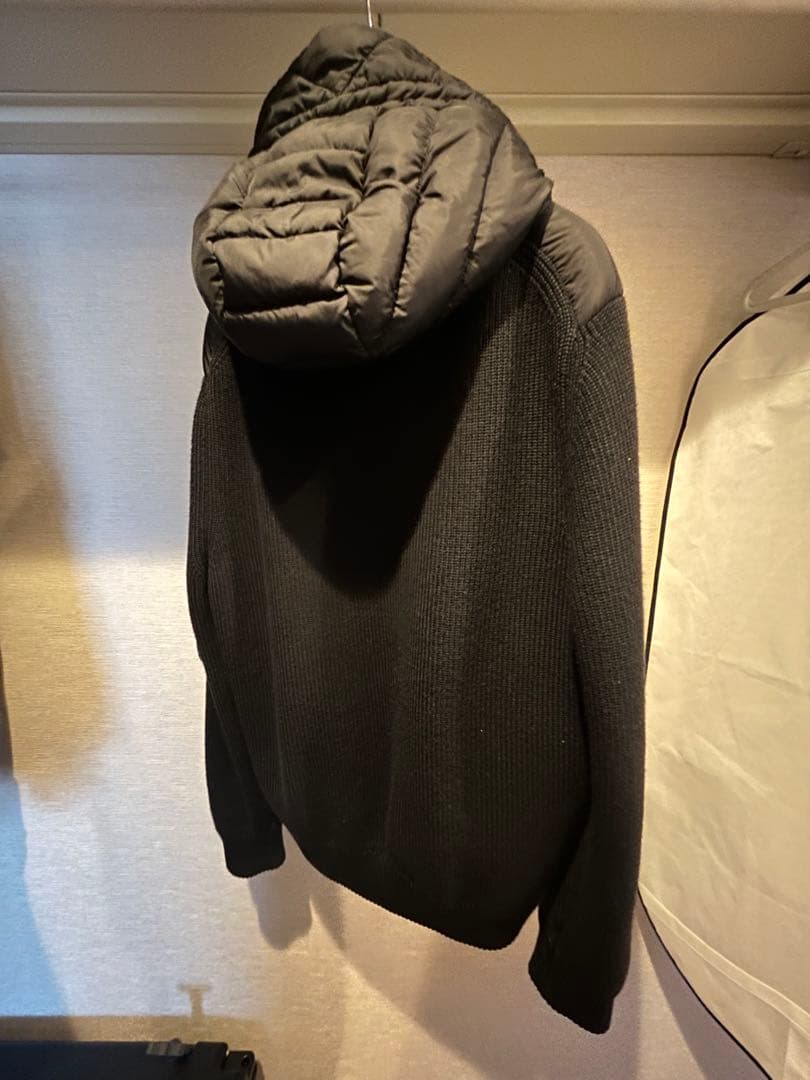 モンクレール MONCLERフード付きニットダウン　ブラック