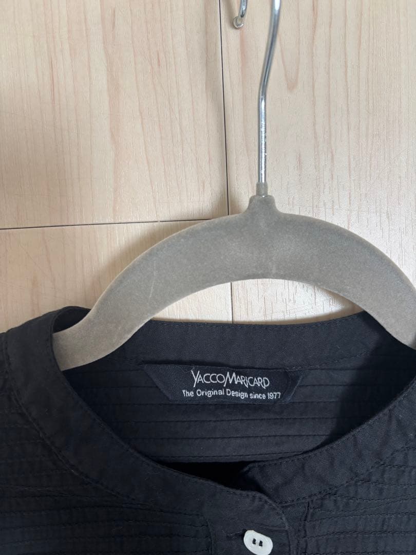 ヤッコマリカルド　ピンタック　バンドカラー　チュニック　ブラウス　タイ製