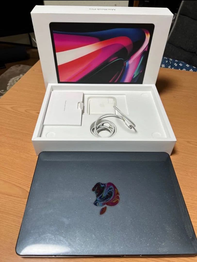 c*9様 カ*ン様 M1チップ搭載のほぼ未使用のApple MacBook Pr