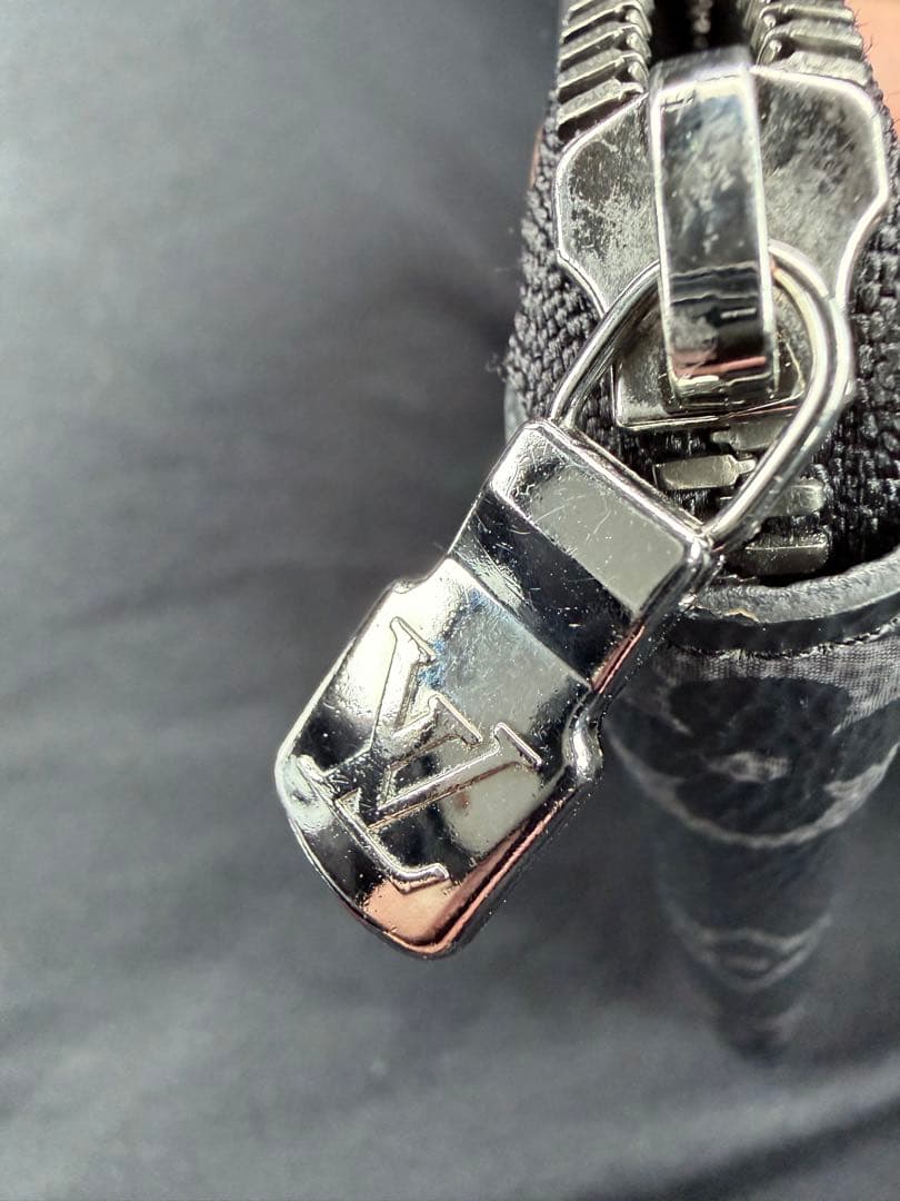 R*M様 LOUIS VUITTON ブラック ケース