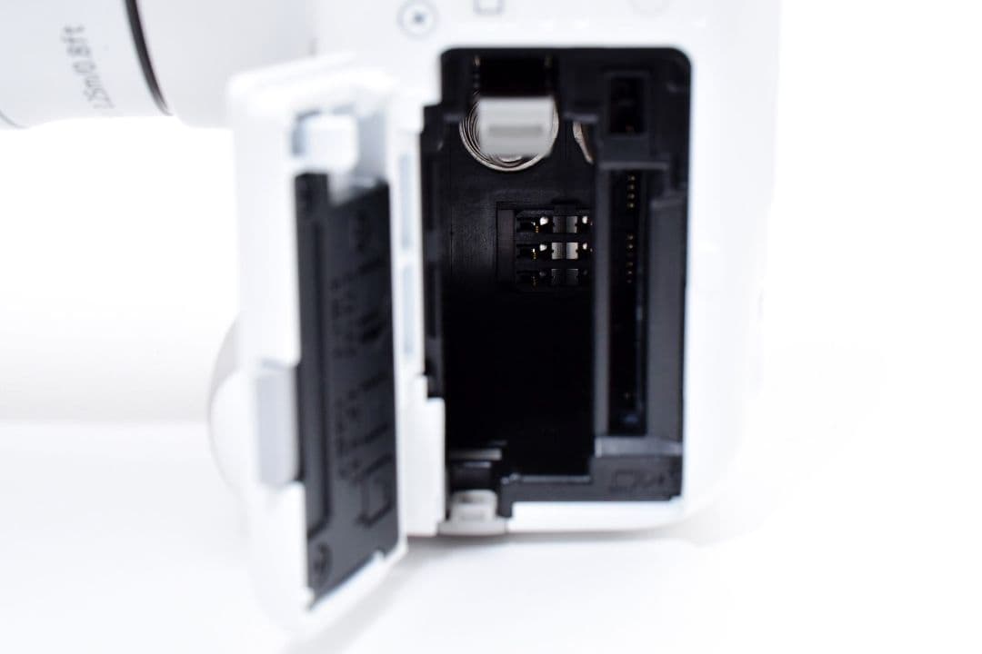 カメラバッグ付き✨Canon EOS KissX7 ホワイト✨シングルレンズ