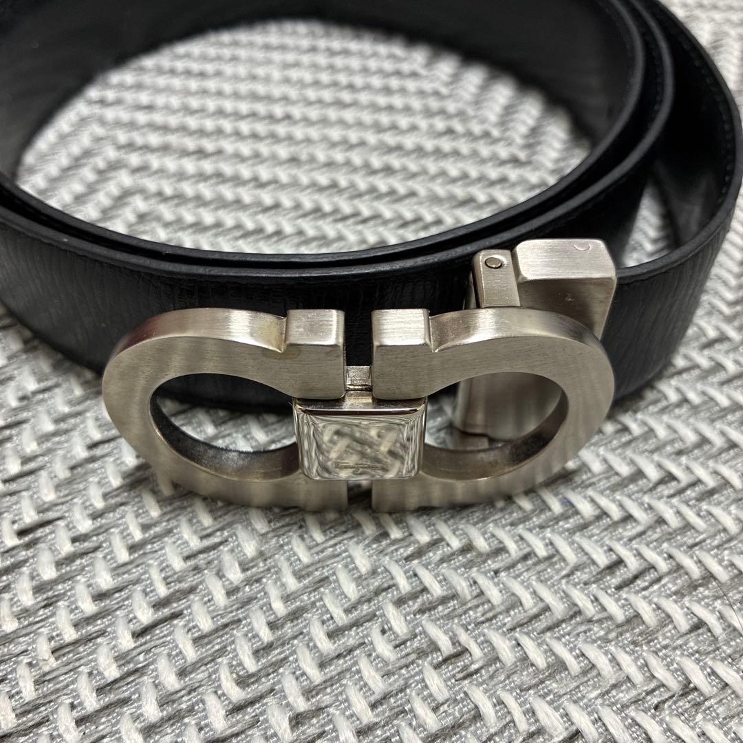 Salvatore Ferragamo レザー ベルト サイズ115 正規品中古