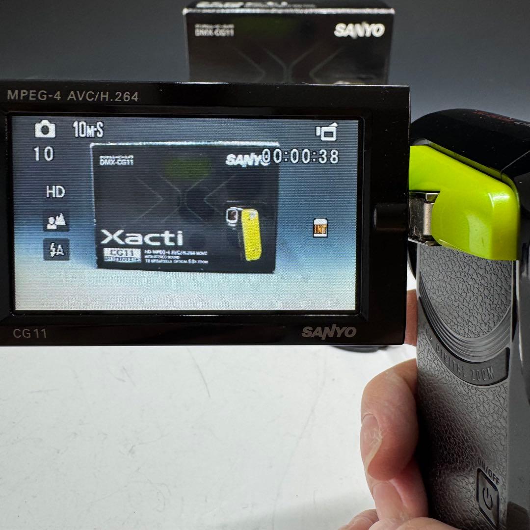 SANYOデジタルムービーカメラ　Xacti DMX-CG11 グリーン