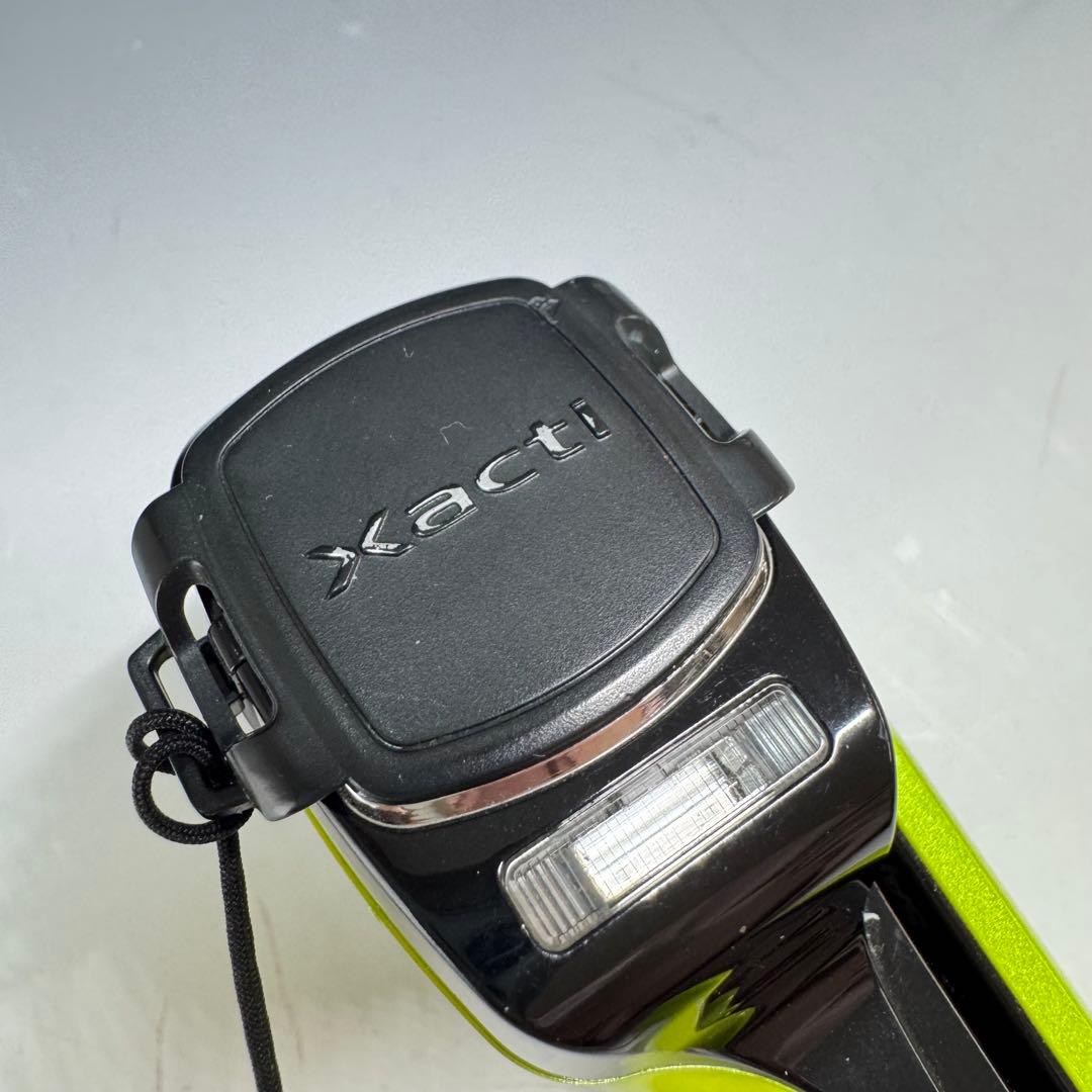 SANYOデジタルムービーカメラ　Xacti DMX-CG11 グリーン