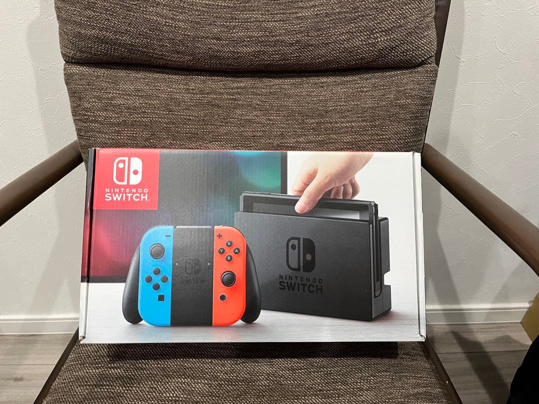 Nintendo Switch 本体 ネオンブルー・ネオンレッド　送料込み